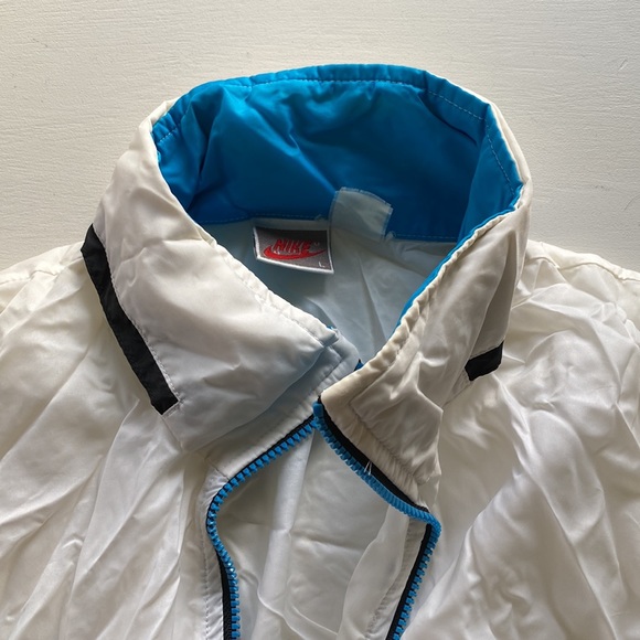 Vintage Nike blue and white Men’s L nylon windbreaker - Picture 2 of 5